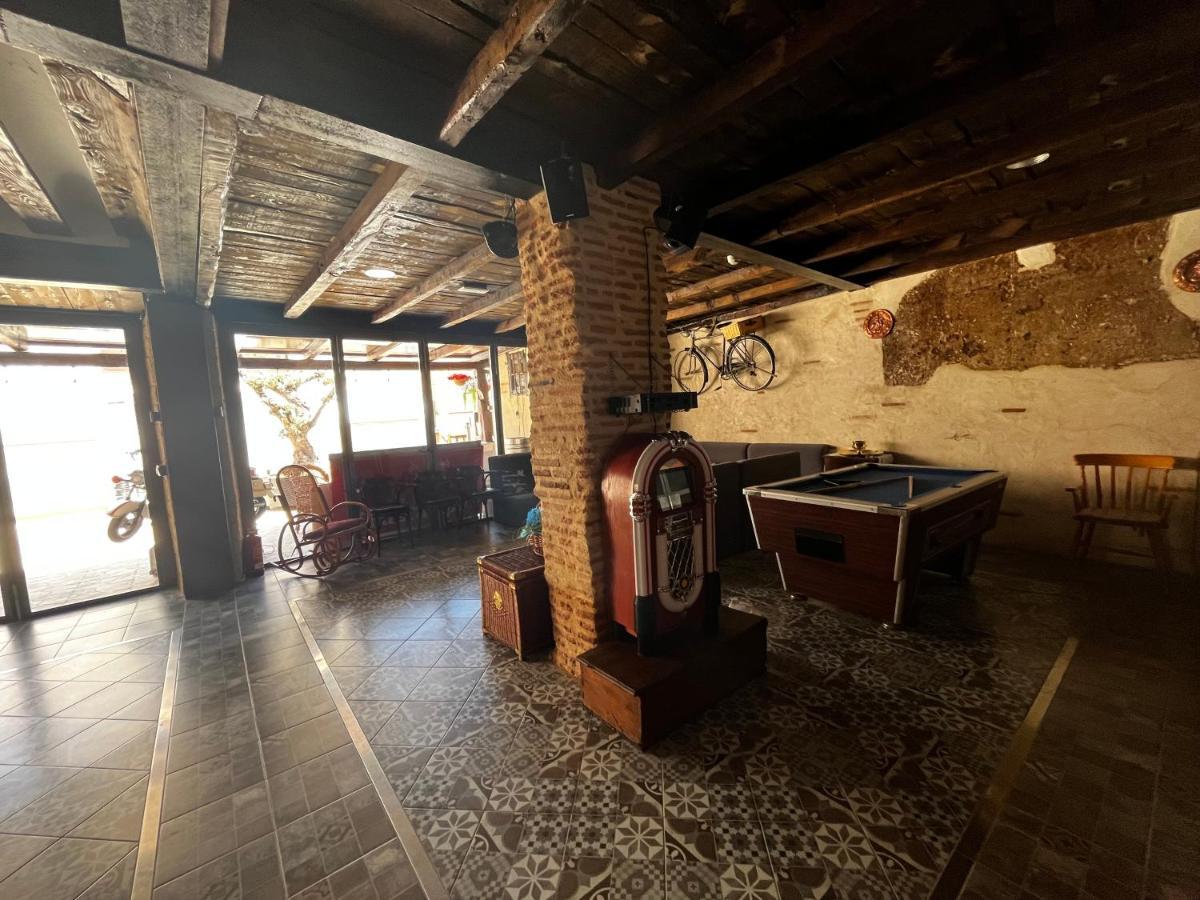 Hostal Casa Ruina Nava del Rey Exterior foto